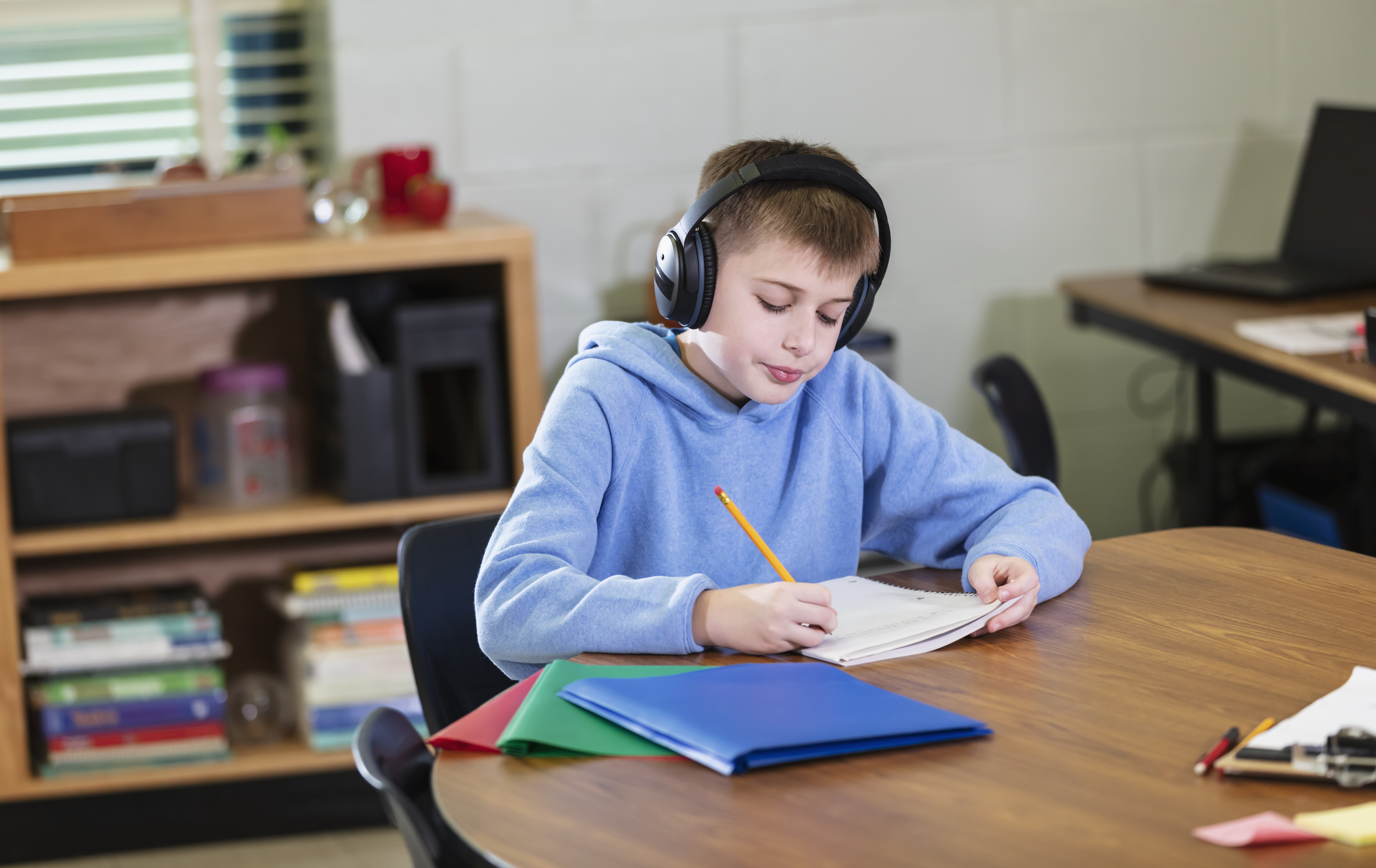 &iquest;Qu&eacute; es la cancelaci&oacute;n activa de ruido y c&oacute;mo funciona?