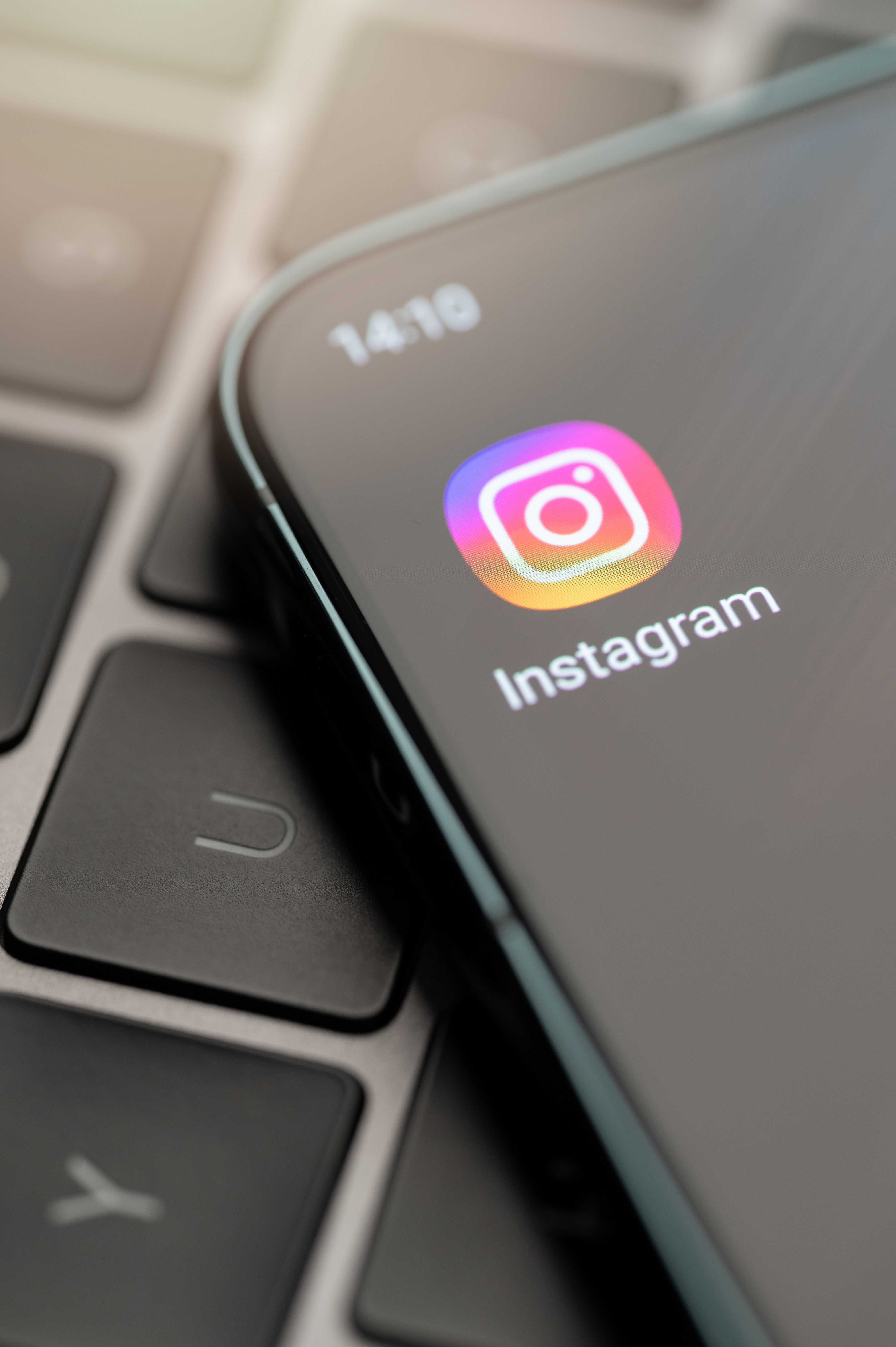 Llega la función de buscar mensajes en las conversaciones en Instagram