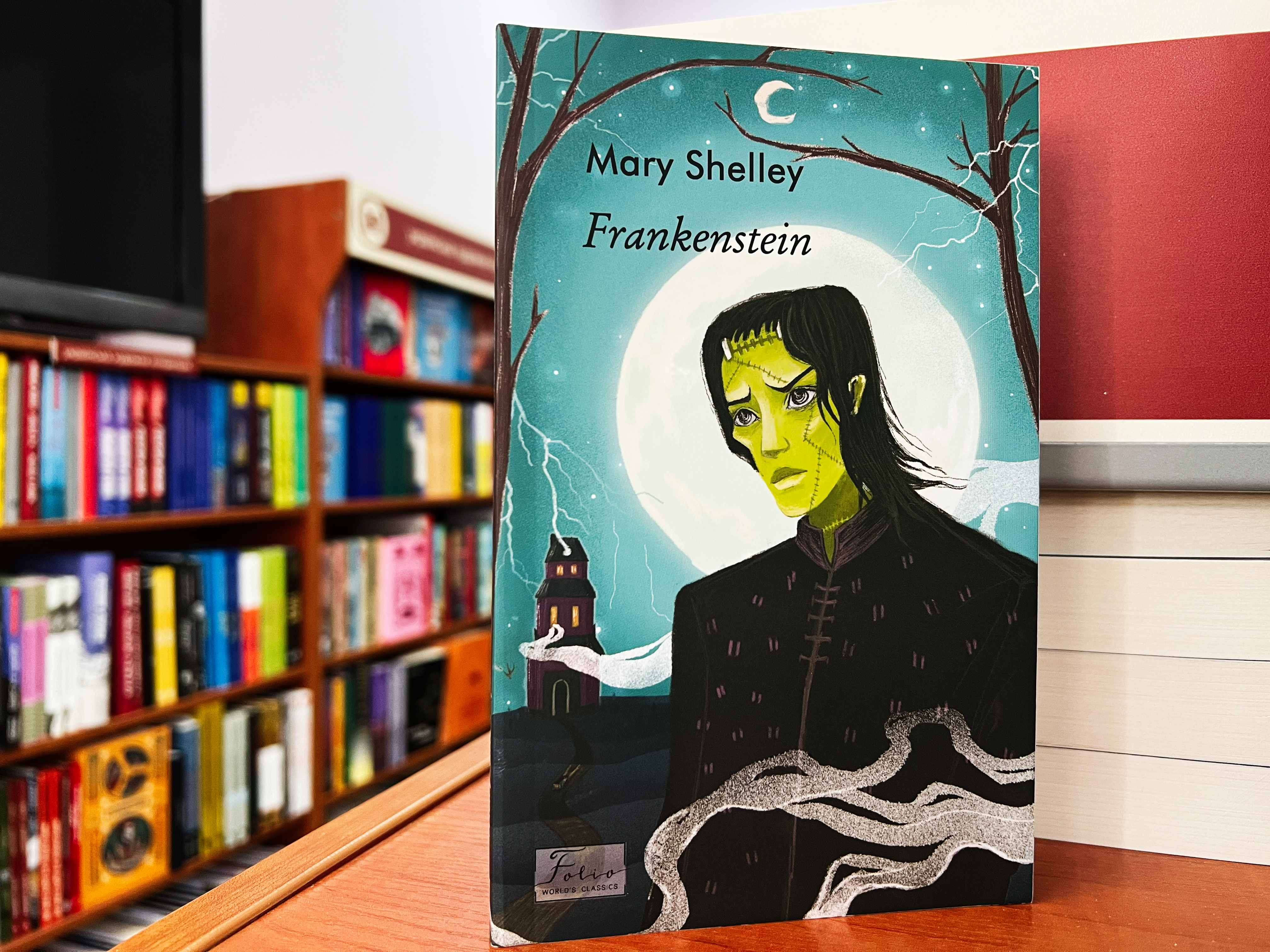 Las diferencias clave entre “Frankenstein” de Guillermo Del Toro y el de Mary Shelley