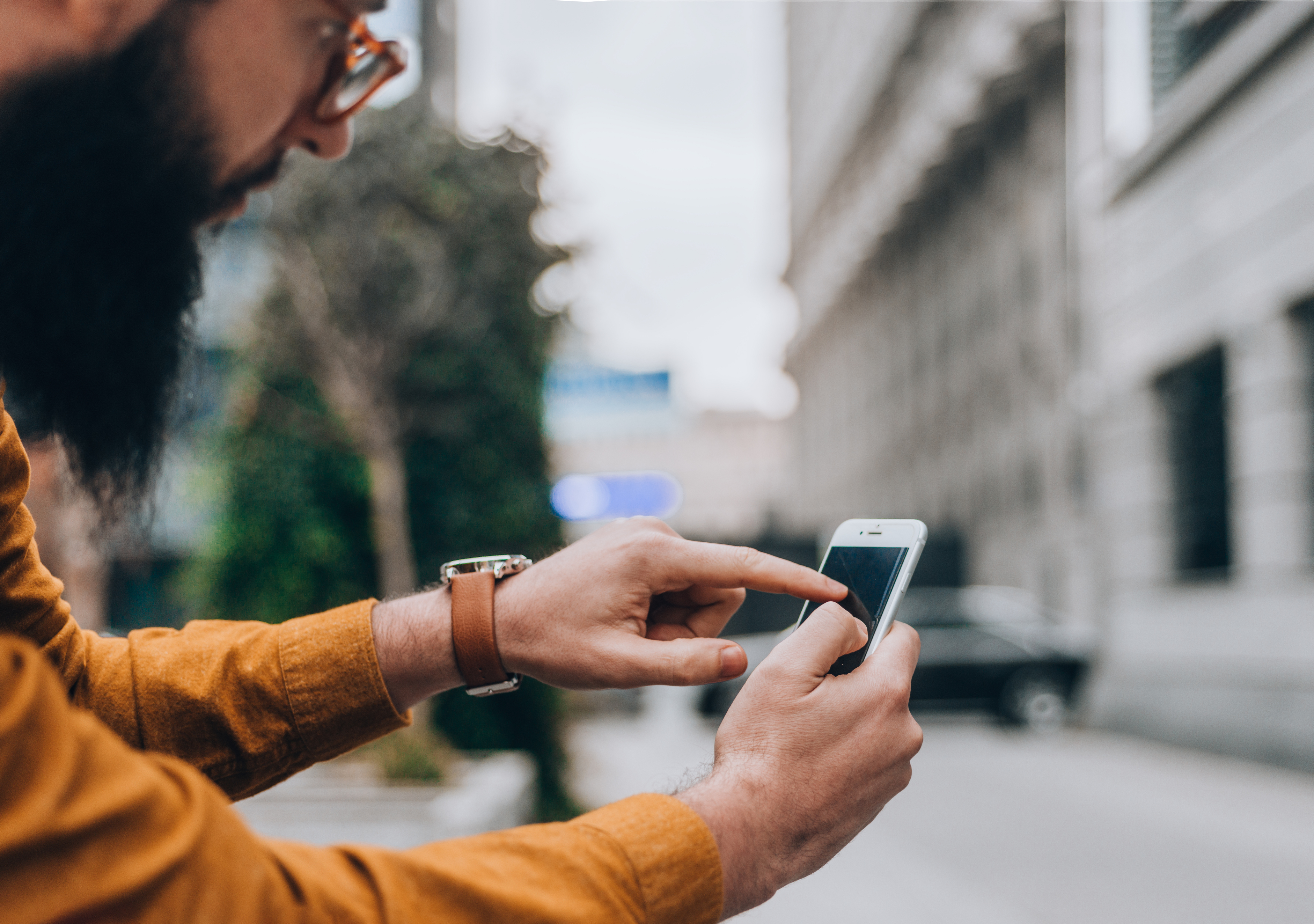 Qué mirar en la ficha de una app antes de instalarla en el móvil