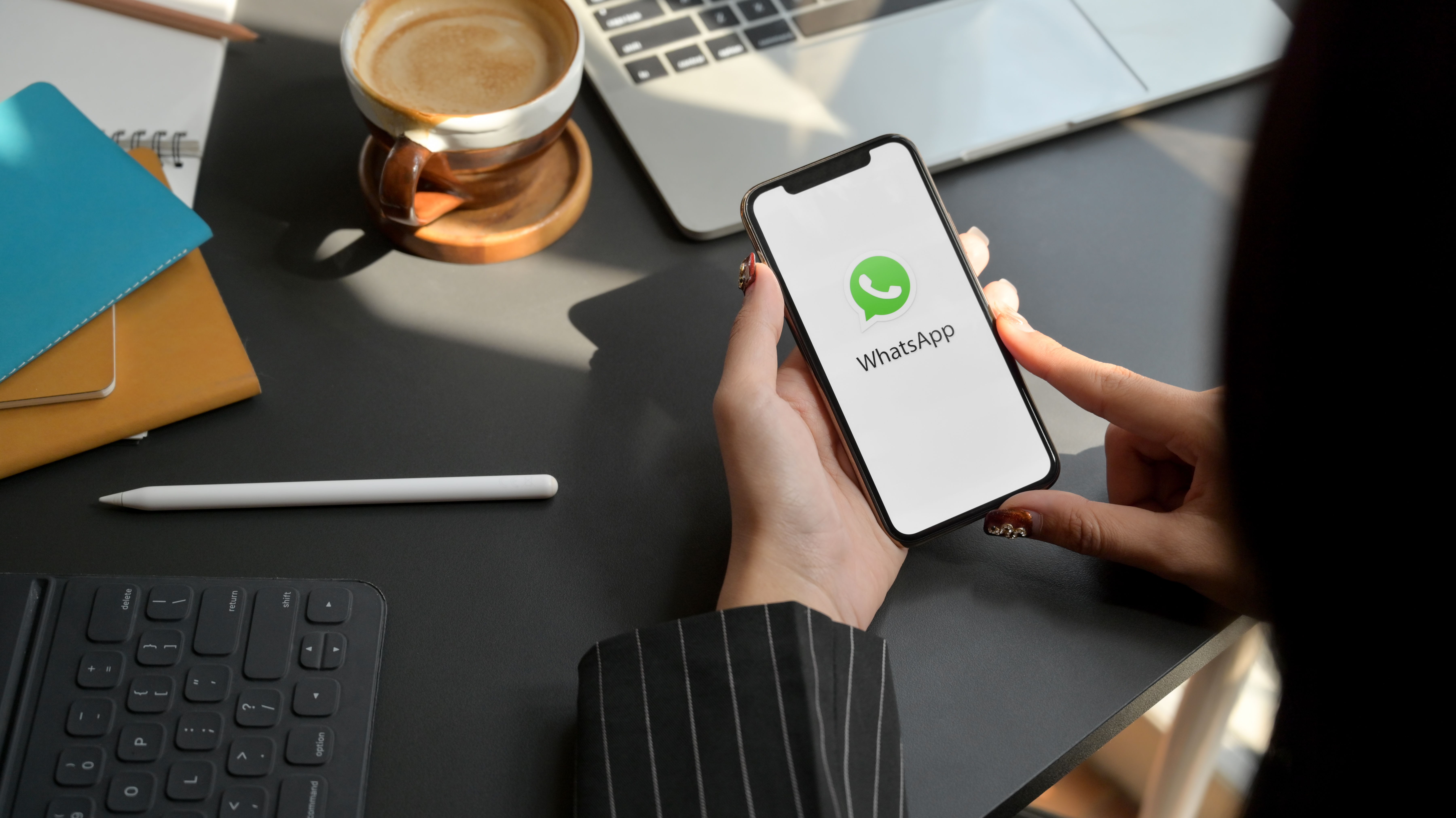 Cómo tunear Whatsapp cambiando los colores de tus chats