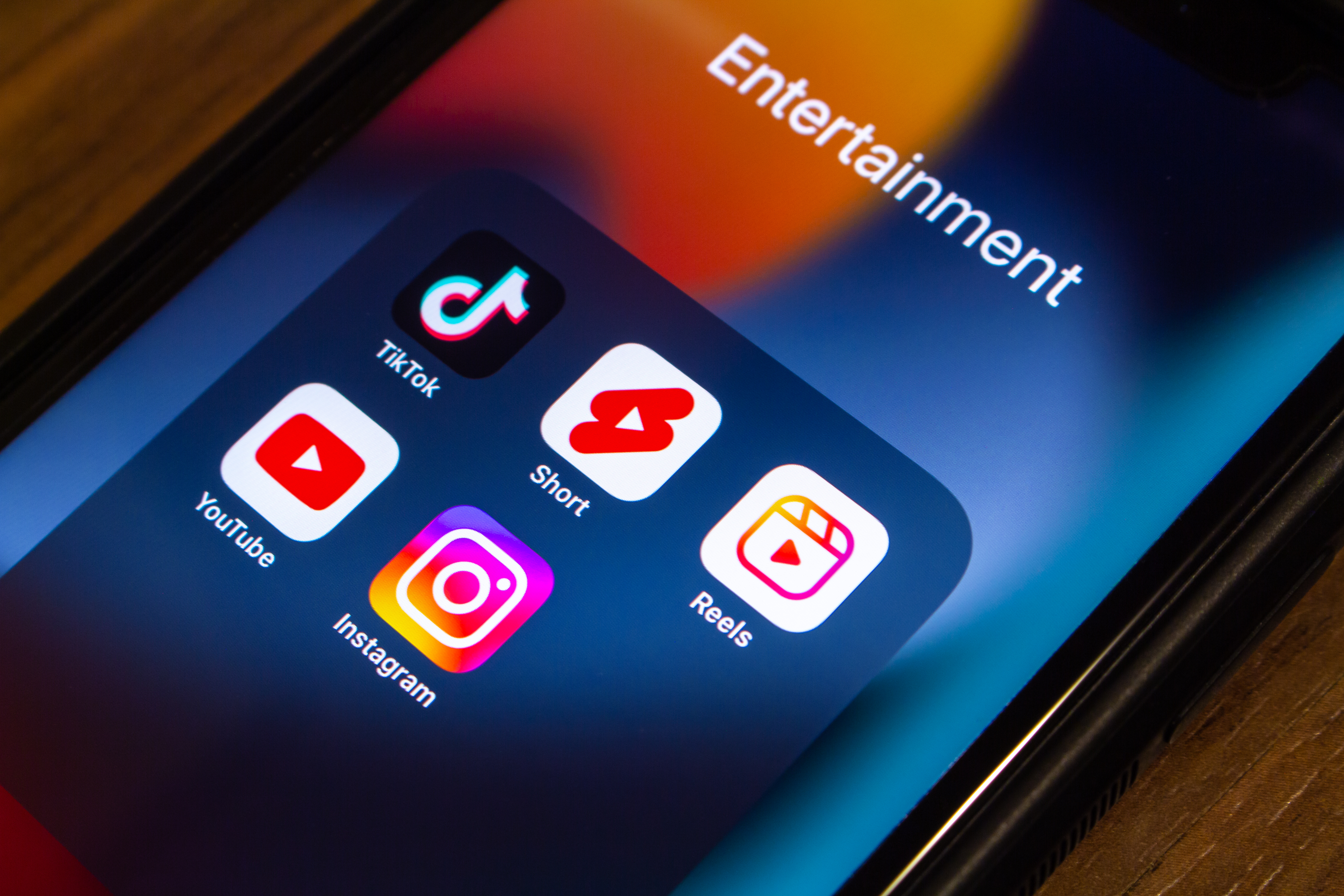 TikTok, reels o YouTube shorts, cuál es mejor para influencers