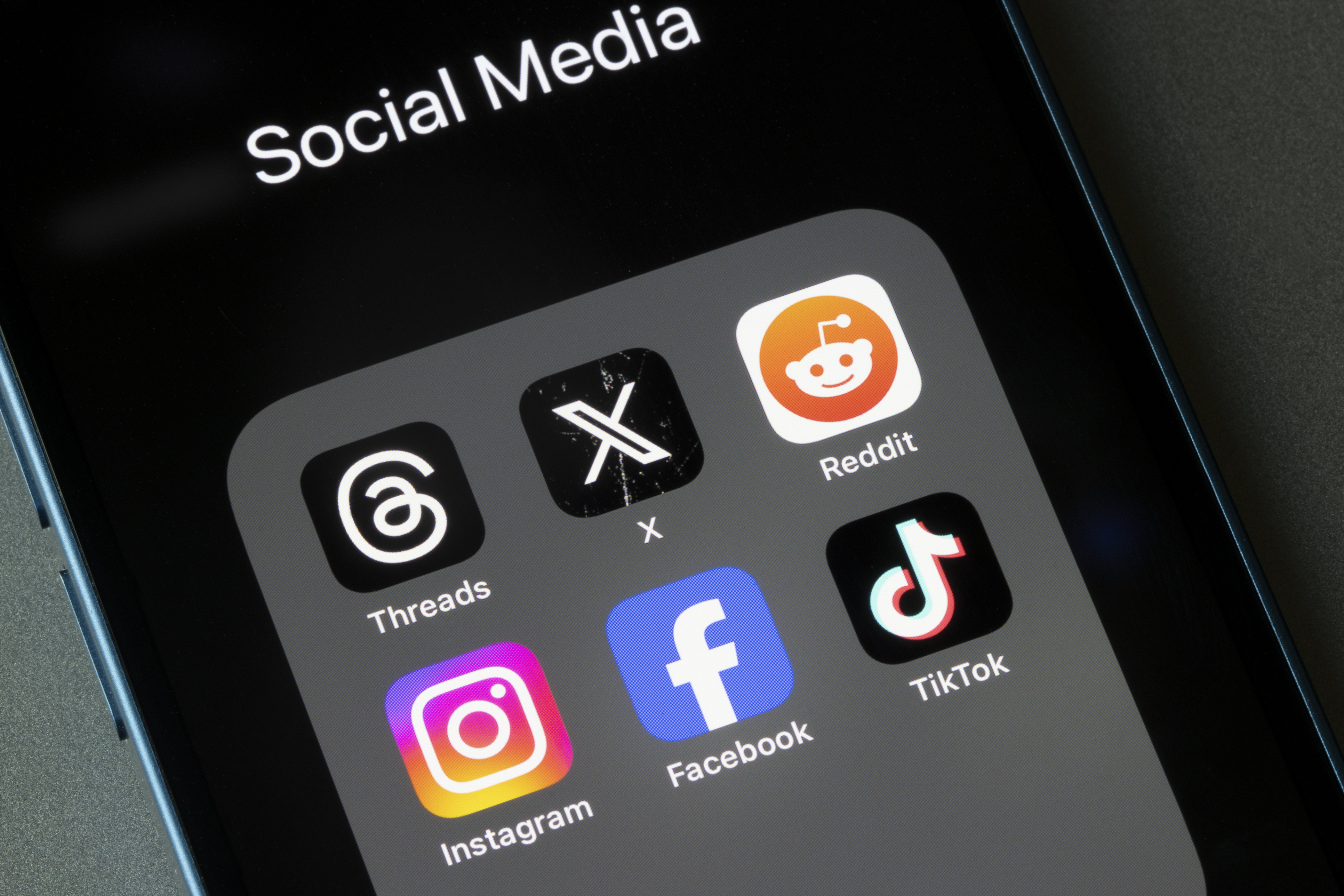 IA en redes: del algoritmo al creador digital