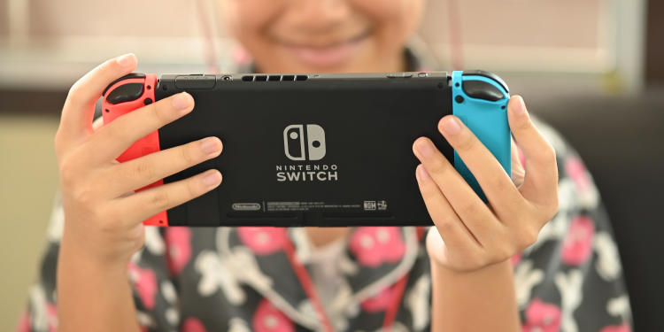 jugando Nintendo Switch