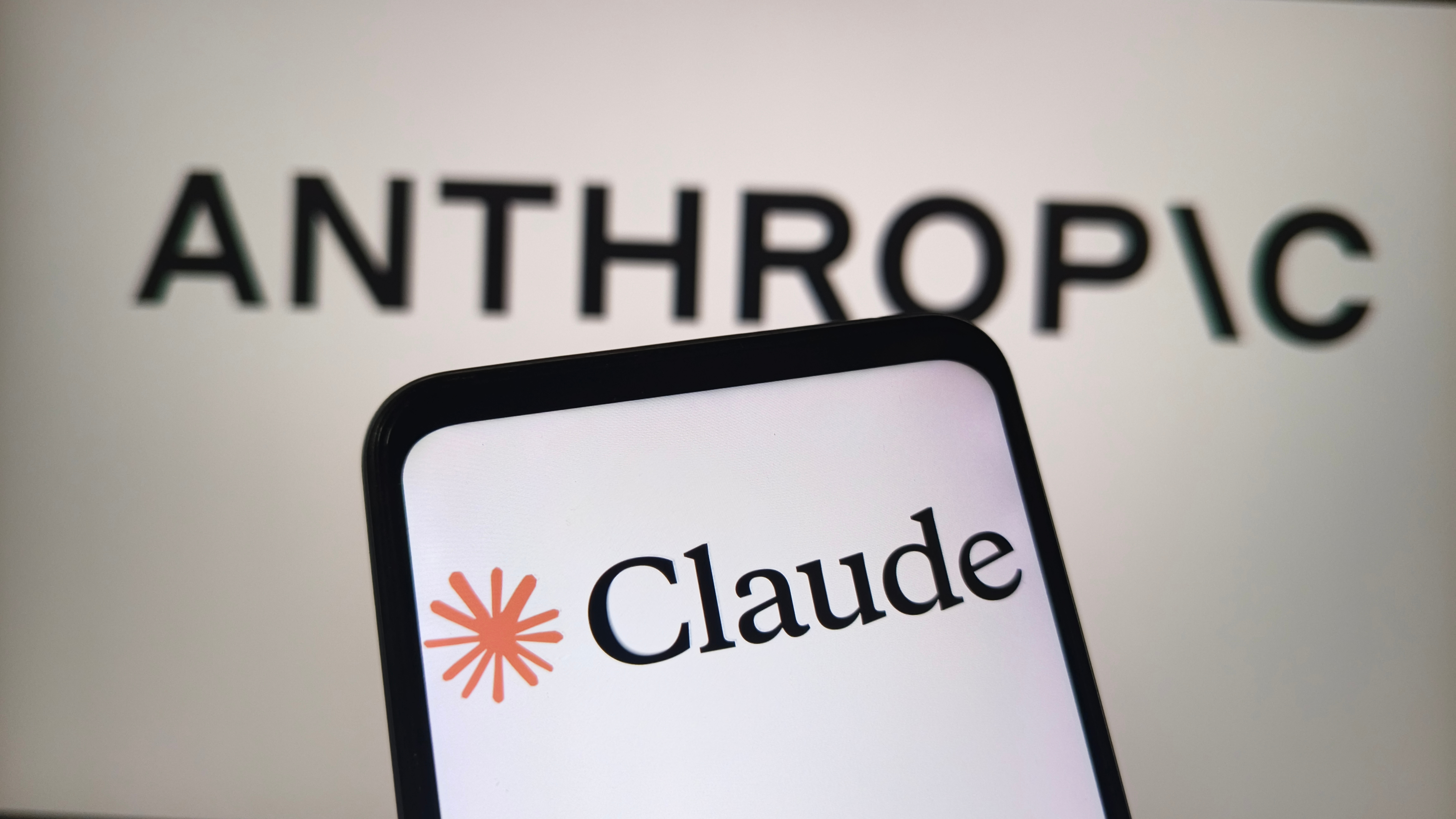 C&oacute;mo pasar la memoria de las IAS favoritas a Claude