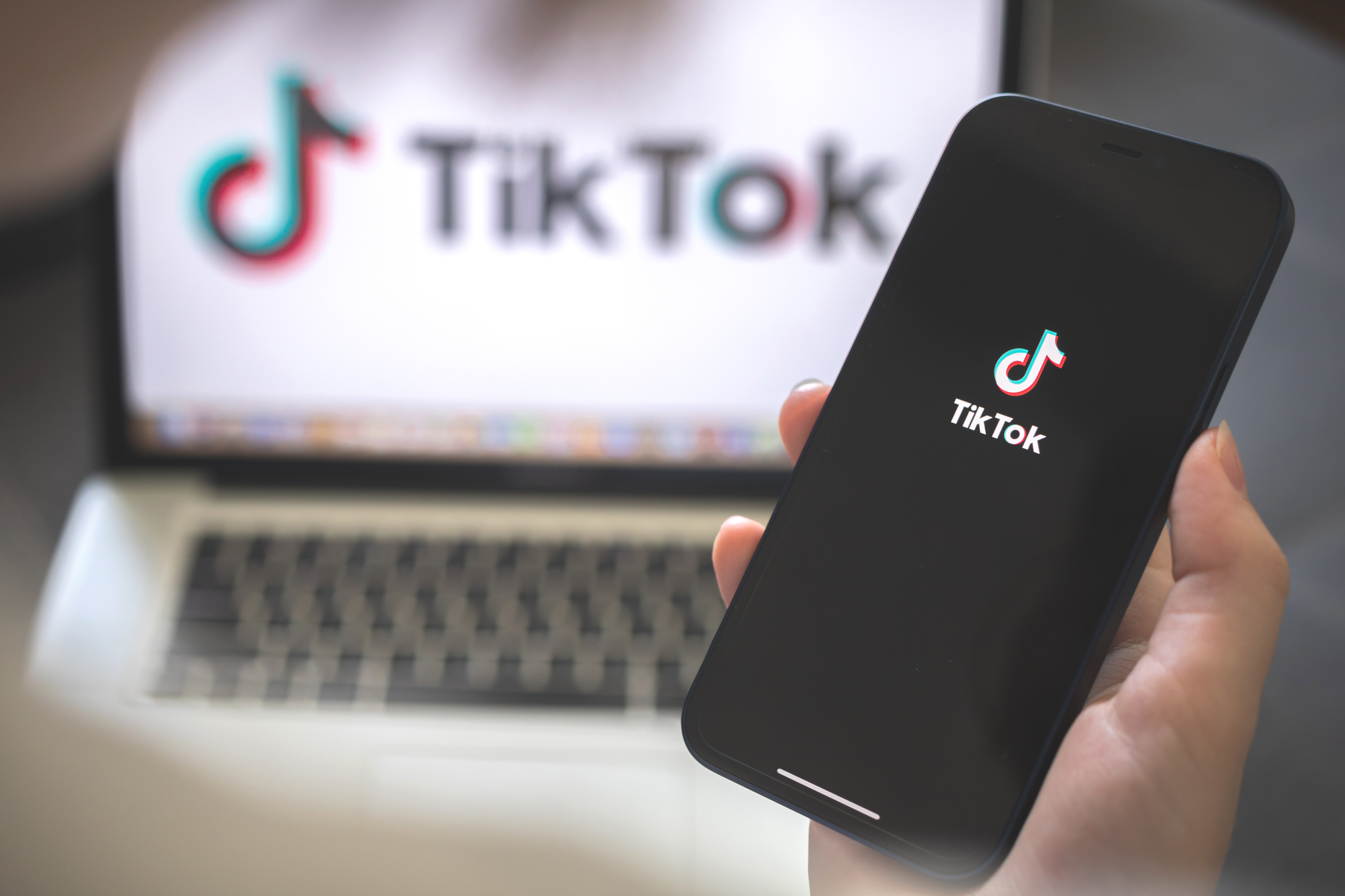 Ajustes de privacidad para que apps como TikTok no rastreen tu ubicación sin que lo sepas