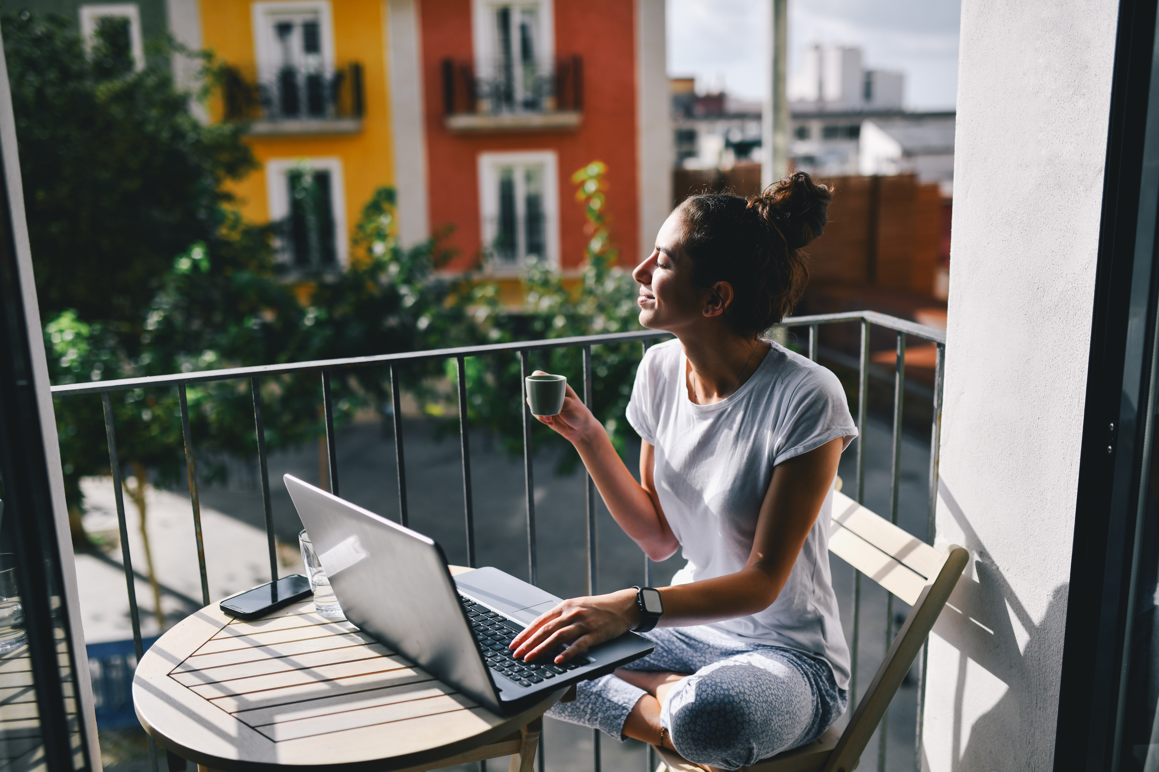 Cómo conectar el móvil al PC sin cables con apps
