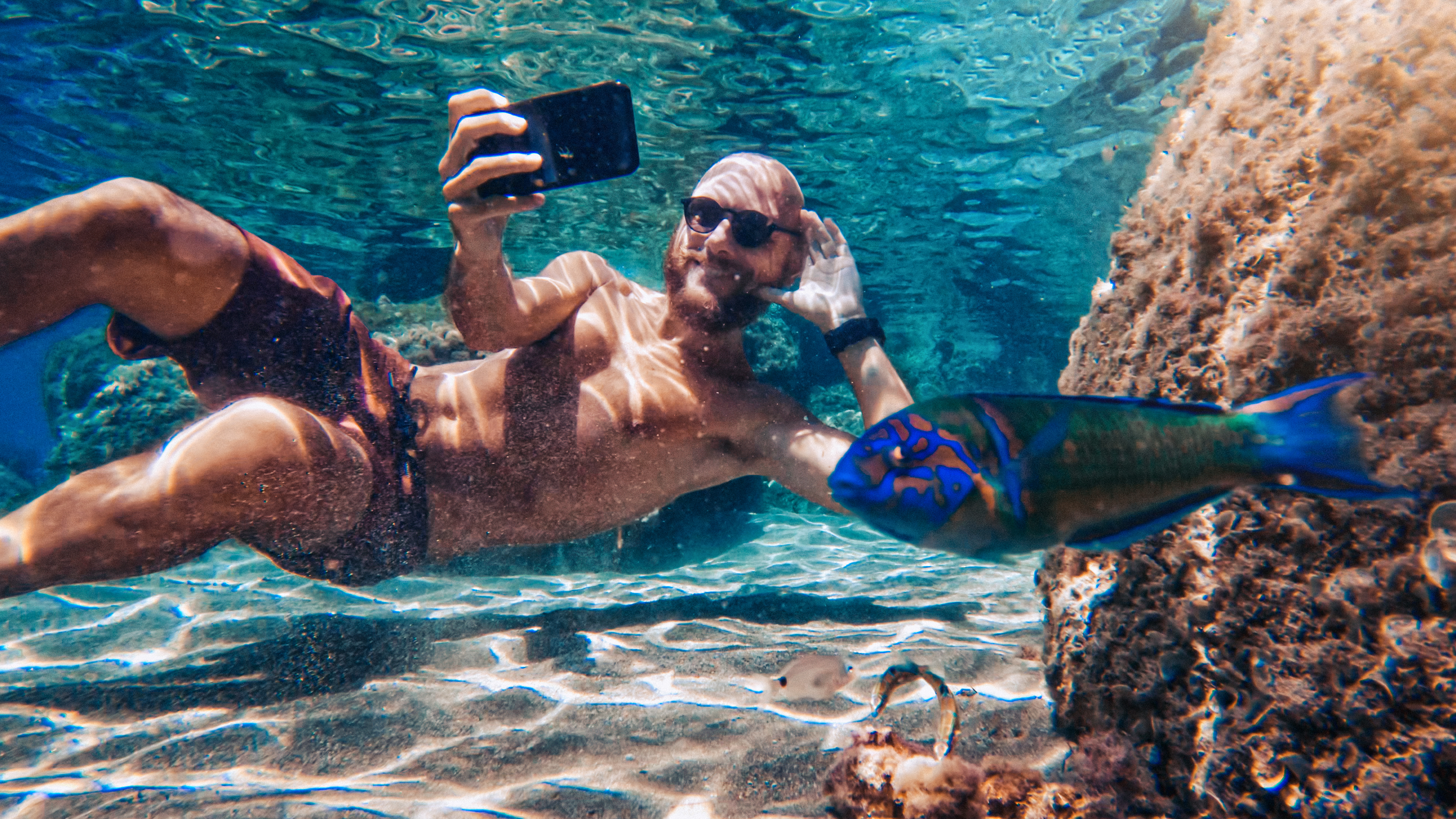 Cómo hacer fotos bajo el agua con el móvil y conseguir buenos resultados